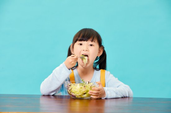 孩子晚餐别吃这5种食物，<em>容易</em>影响睡眠，不利于<em>长高</em>