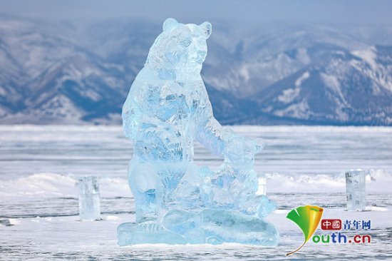 俄罗斯伊尔库茨克举行国际冰雕节 各动物造型冰雕<em>栩栩如生</em>