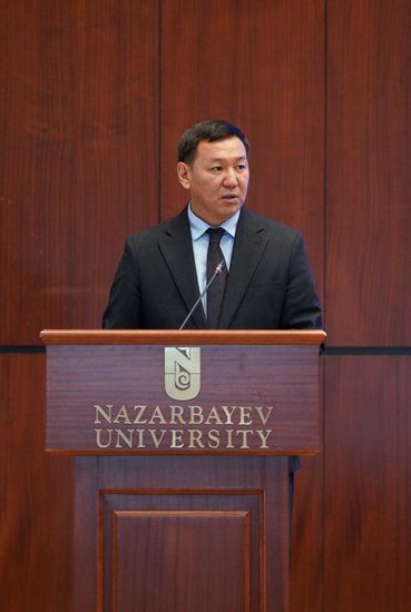 哈萨克斯坦官员：“一带一路”是合作共赢之路