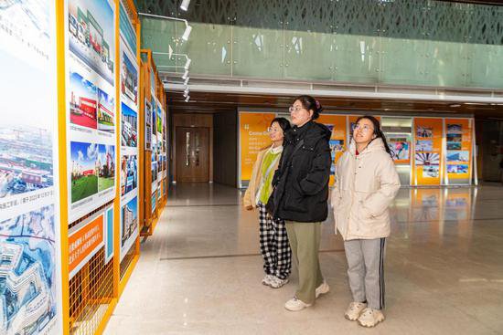 “雄安新区建设成就<em>图片</em>展”首站在疏解高校北京林业大学举办