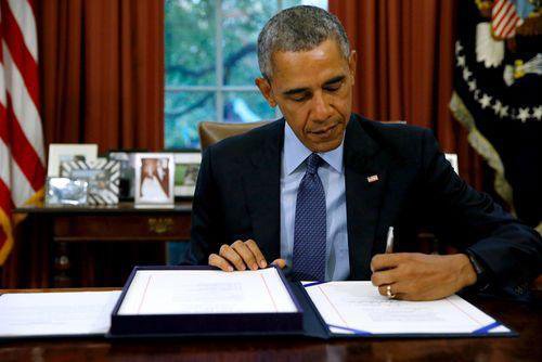 为什么美国总统签一份文件要用70多支笔，原因其实很简单