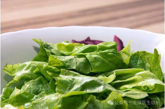研究发现常吃绿叶蔬菜比用漱口水更有利于口腔健康