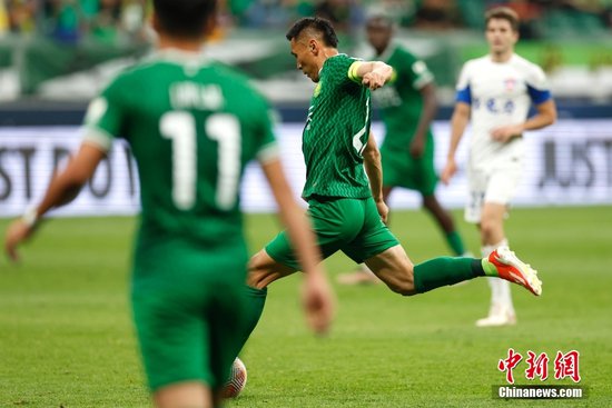中超联赛：北京国安3-2胜梅州客家