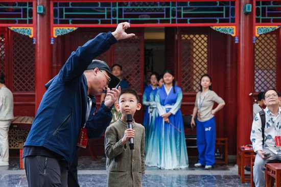 行中轴知历史，北京少年感受古建之美