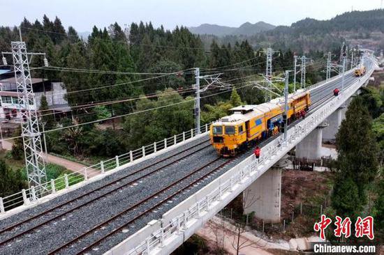 1-2月四川在建铁路项目完成固定资产投资59.86亿元