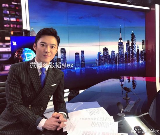 央视《中国新闻》的高颜值新面孔，原为<em>重庆卫视主持人</em>