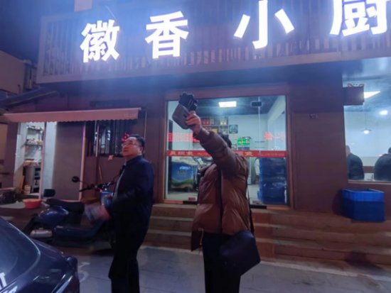 扬州邗江：给餐饮油烟戴上“紧箍咒”，让“烟火气”不再闹心