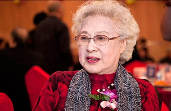 她是96岁的老戏骨！称和女儿关系不近，去世后资产将全捐献