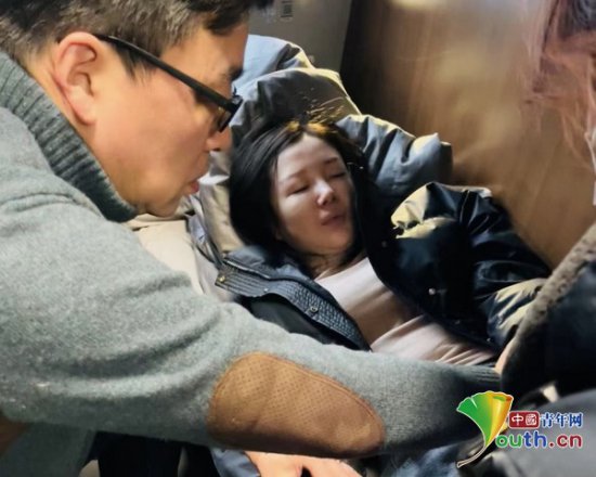 西安客运段上海一队暖心救助突发疾病旅客