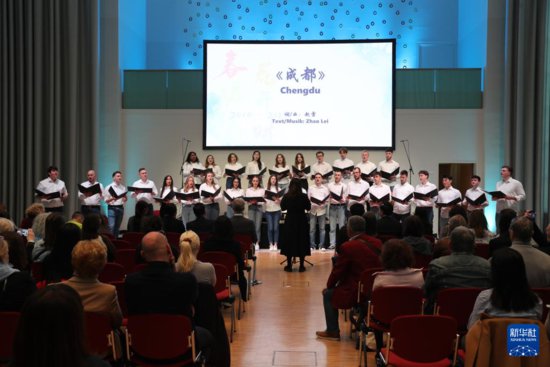 <em>德国</em>伯乐中文合唱团举行成立十周年音乐会