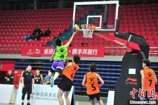 吉林省百余支青少年球队争锋三人篮球赛