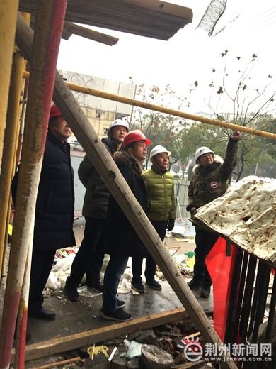 荆州市建管局开展装饰<em>装修在建工程</em>节前安全检查