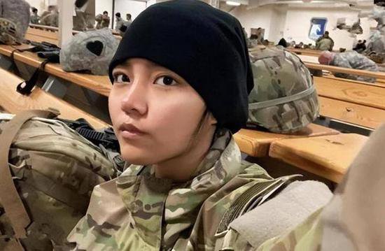 中国女孩高天韵为加入美国籍，<em>嫁大叔</em>给美军服役7年，现在如何？