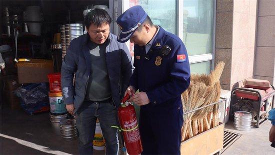 若羌：开展消防产品科普宣传 筑牢公众消防安全防线