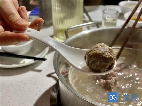 记者探店│苦瓜汤底涮牛肉，冬季绕不开的潮汕火锅