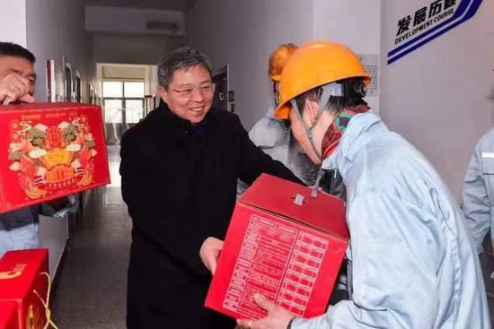 天津市总工会领导春节期间走访慰问一线职工