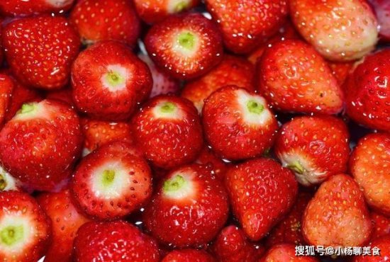 挑选<em>草莓</em>时，学会3个技巧就能成专家，买到的<em>草莓</em>甜美多汁