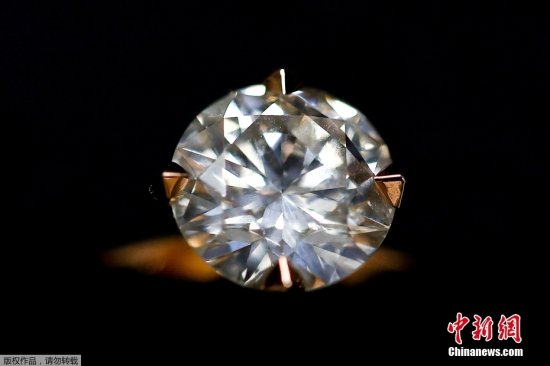 美国纽约一珠宝设计<em>厂</em>生产出以太<em>钻石</em> 由二氧化碳制成