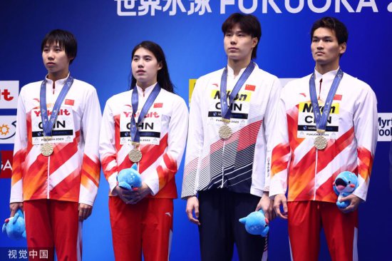 中国游泳队夺得世锦赛<em>男女</em>4×100米混合泳接力金牌