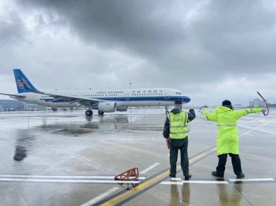 受强台风“梅花”影响 南航今明在沪取消36个航班