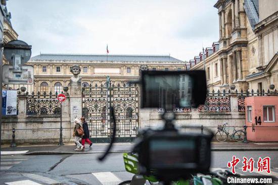 <em>纪录片</em>《林风眠——中法文化艺术交流的建桥者》在巴黎开拍