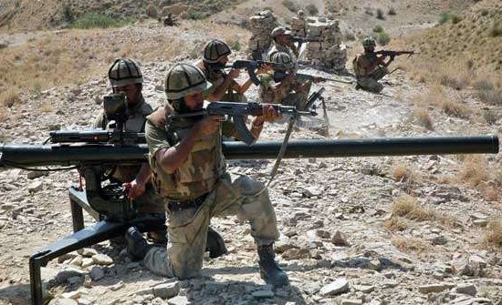 巴基斯坦安全部队展开反恐行动 3名巴塔高级<em>指挥官</em>在内的8名恐怖...