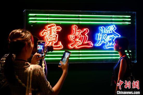 “<em>香港</em>不止烟火气”——访港旅客的城市文艺漫步