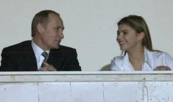 英媒：普京的前妻“不幸福”，她爱总统前夫，却得不到回应