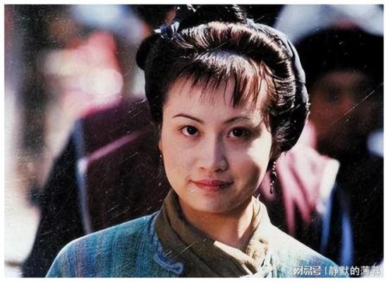 《鹿鼎记》开播24年，陈小春家庭幸福，他的老婆们如今怎么样了...