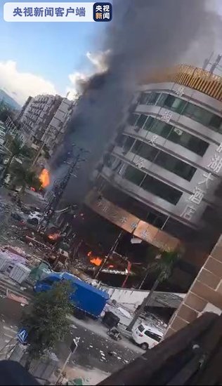 珠海一<em>酒店附近</em>发生爆炸 伤亡不明 消防已出动4个中队