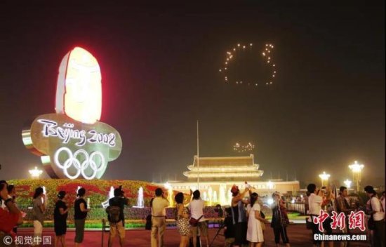 两场无与伦比的<em>奥运</em>，一个全新姿态的中国
