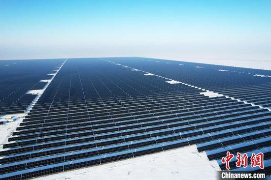 新疆昌吉千万千瓦级能源基地初具规模