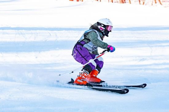 全国滑雪场联盟“冰雪丝路杯”粉雪联赛亚布力站开赛