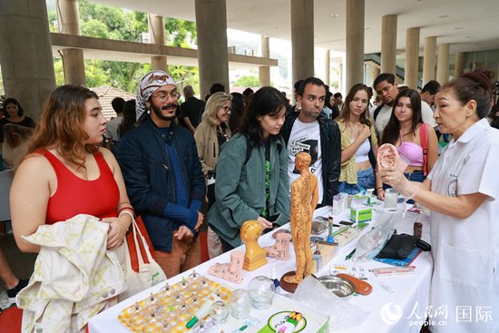 巴西里约天主教大学孔子学院举办“国际中文日”庆祝活动