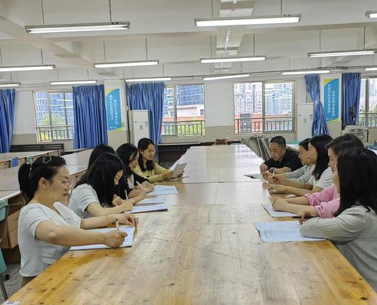 两江新区人和实验学校开展地理学科骨干教师示范课