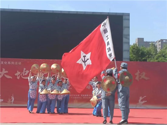 <em>商丘市</em>民权县举办第五届艺术广场舞展演活动