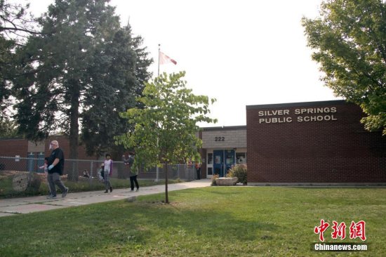 多伦多<em>公立小学</em>分批次开学 恢复课堂教学