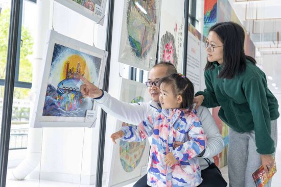 “2035艺起来”少儿创意梦想画展在广州开展