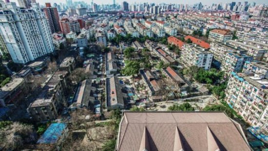 上海最后的“两万户”工人新村旧改后，12栋老旧房子保留了2栋...