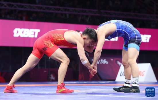 摔跤——亚洲锦标赛：李威宇无缘铜牌