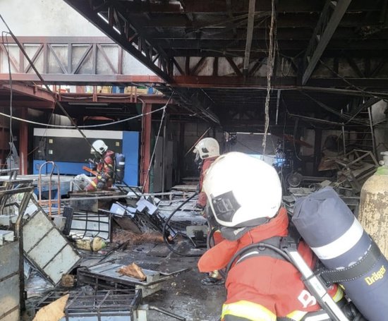 马来西亚雪兰莪州一工厂发生<em>爆炸事故</em> 已致2死2伤