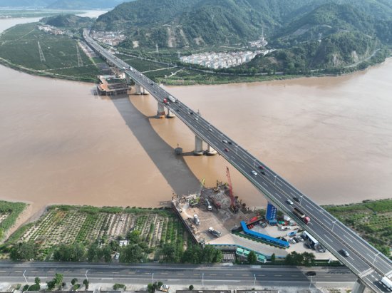 甬台温改扩建台州北段项目灵江特大桥主墩桩基灌注全部完成