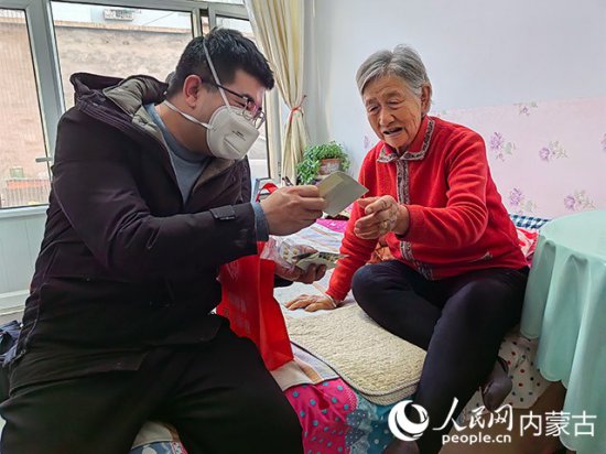 内蒙古凉城县：为13300名特困群众发放爱心药包