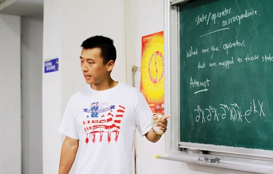 中国神童入美籍后成哈佛教授，没有回国打算，他的解释让众人...