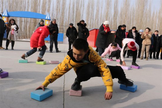 新疆和硕：农牧民趣味运动会“点燃”乡村冬日激情