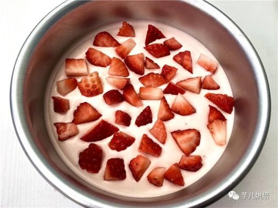 草莓慕斯蛋糕最好吃<em>的做法</em>，无需<em>烤箱</em>，细腻爽口，简单零失败！