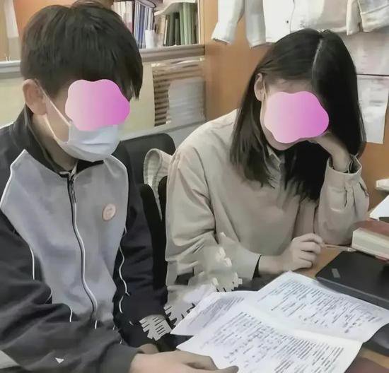 上海<em>女</em>教师出轨16岁学生真容曝光！校方通报惊人内容