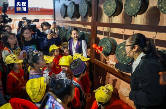 “小东北虎”与“小砂糖橘”在广西民族博物馆共启研学之旅