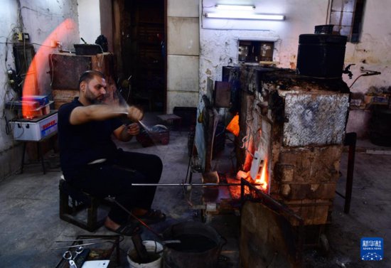 叙利亚传统<em>玻璃</em>吹制：急需保护的非物质文化遗产
