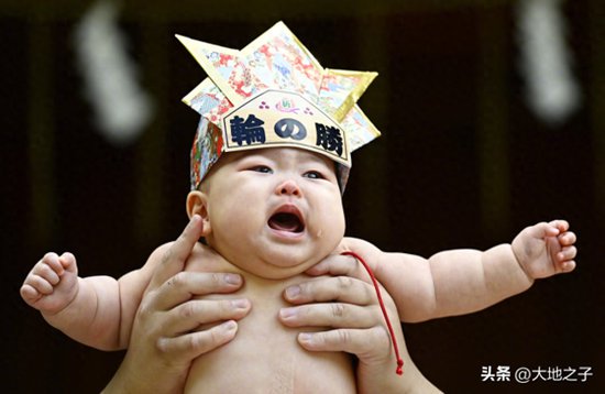 日本去年<em>新生婴儿</em>75万人 这一数字创下了有统计历史以来的最低...
